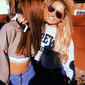 Meet your Posher, Caroline